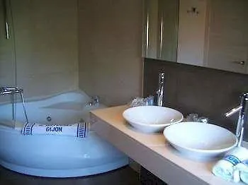 Asturias Hotell 4*