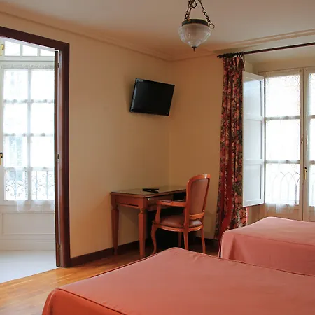 阿斯图里亚斯酒店 4* 希洪