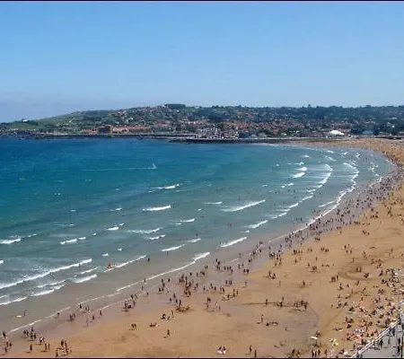 ホテル Asturias 4*